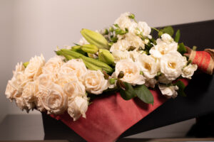 Deluxe White Fresh Flowers Presentation Box
