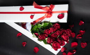 12 Long Stem Roses in a White or Black Box