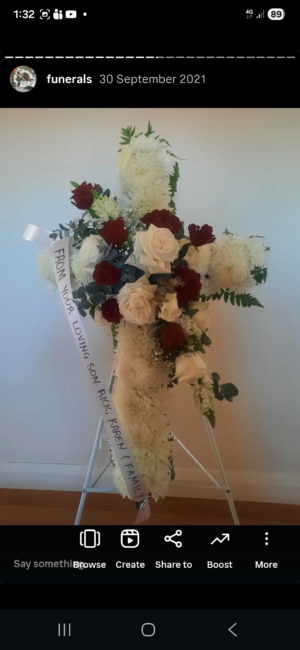 Classic Cross Standing Spray